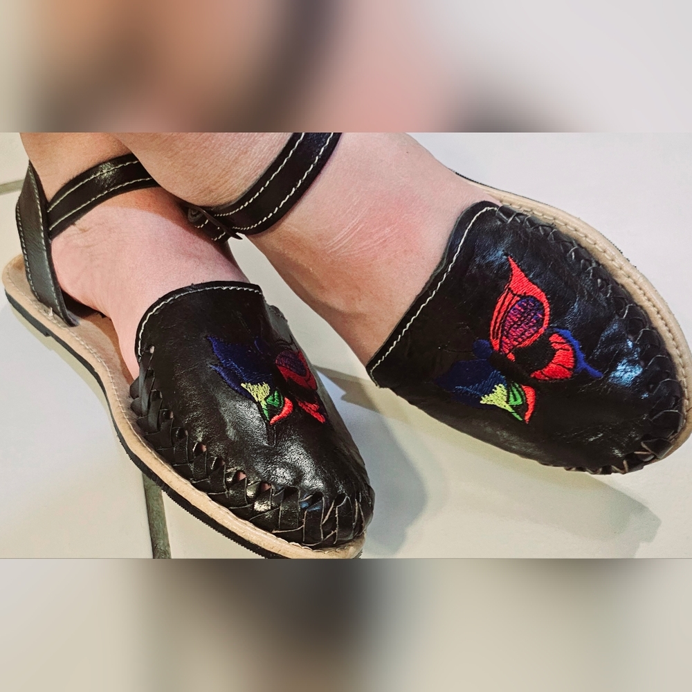 Girls Original leather & Embroidered butterfly shoe-(New)